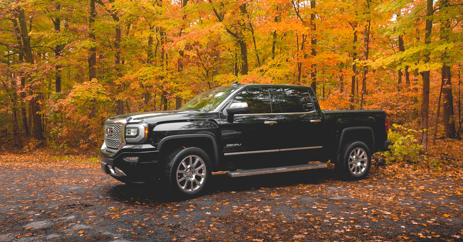 Chevrolet ZR2 pickup, three-quarter front view in studio lighting
